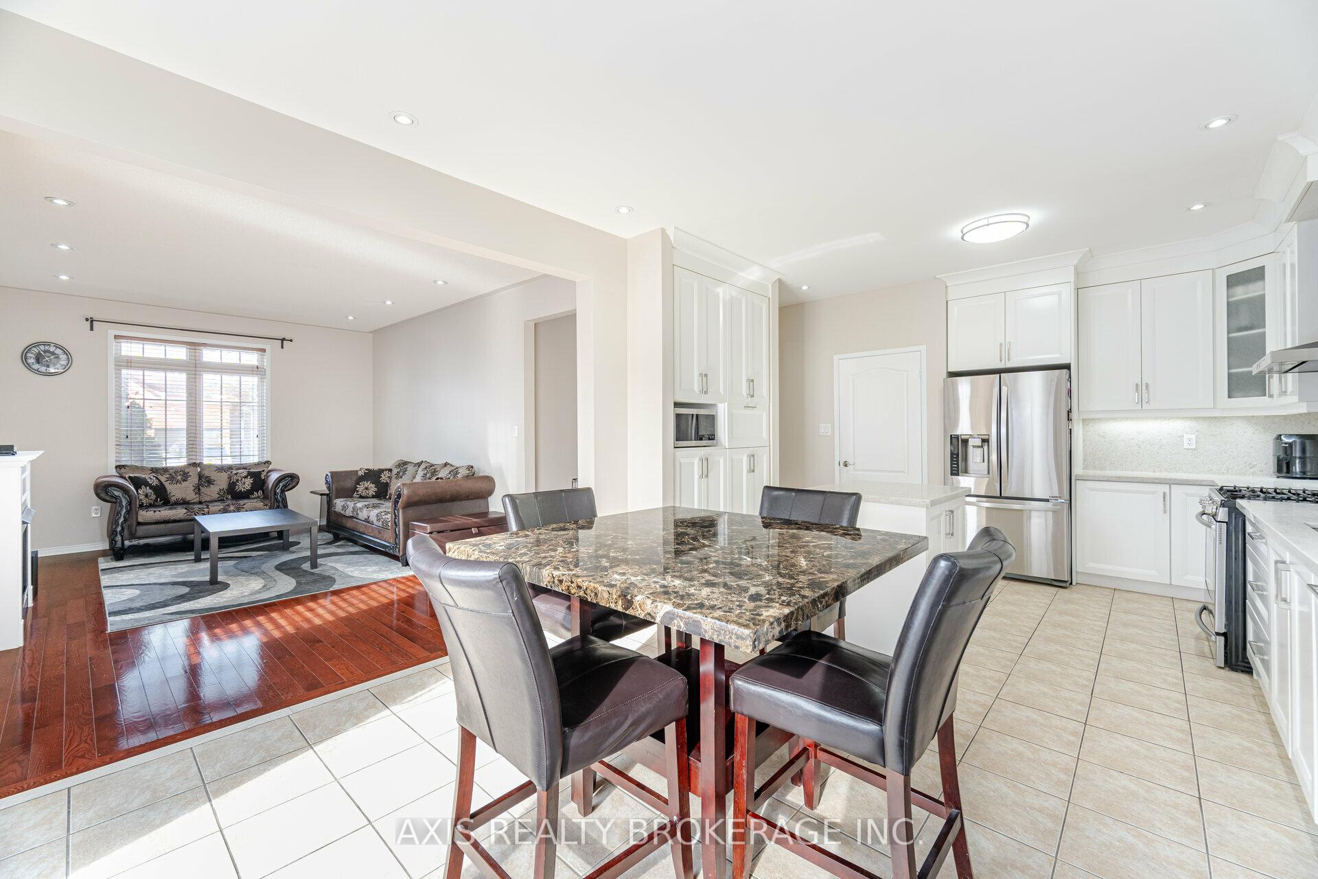 Photo 18 of 25 Laurentide Crescent, Brampton, Vales of Castlemore North — HOMEH