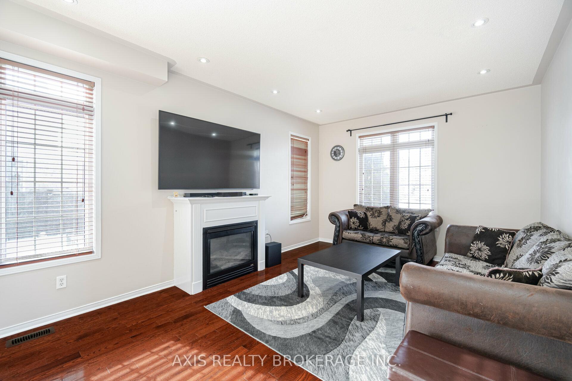 Photo 19 of 25 Laurentide Crescent, Brampton, Vales of Castlemore North — HOMEH