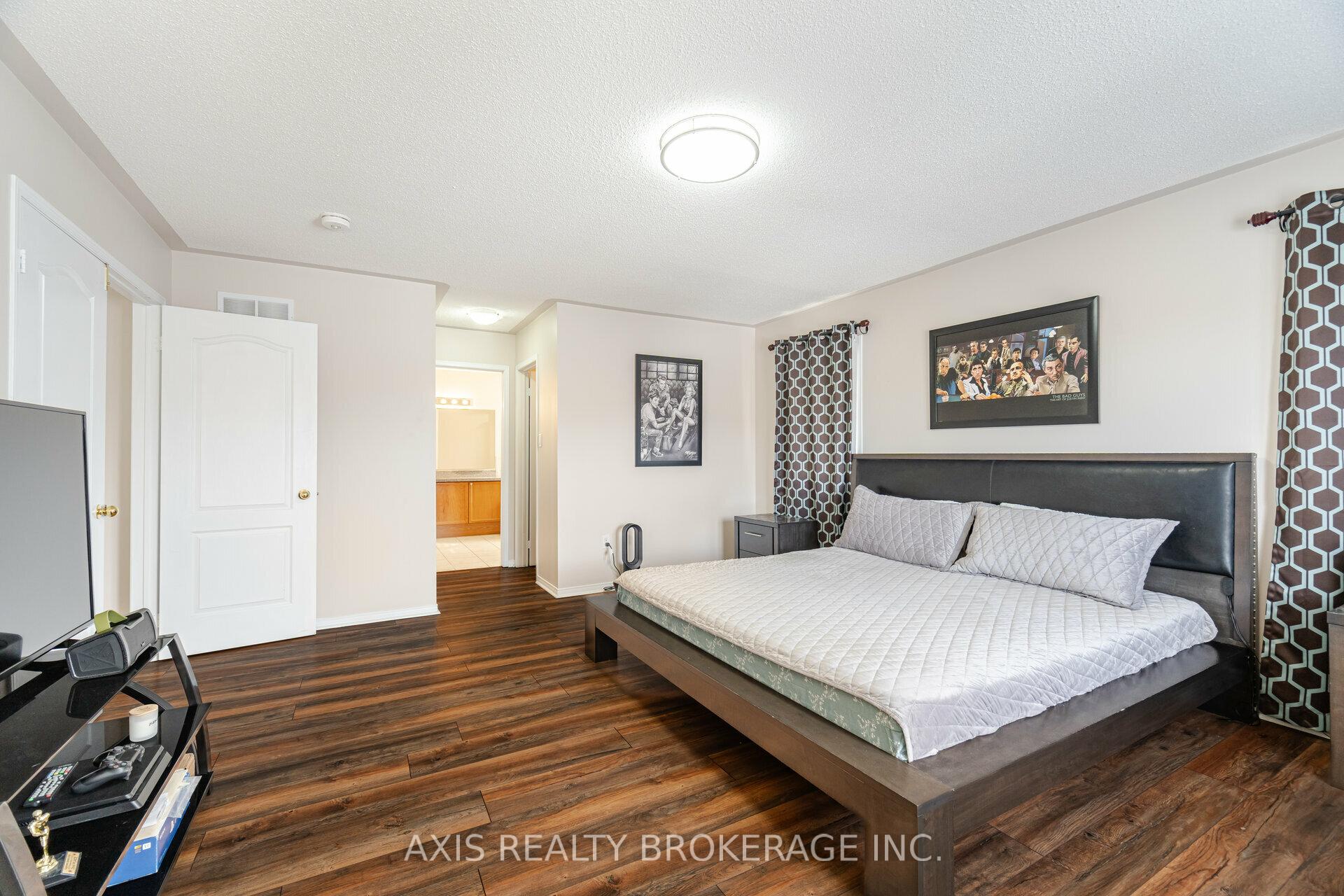 Photo 26 of 25 Laurentide Crescent, Brampton, Vales of Castlemore North — HOMEH