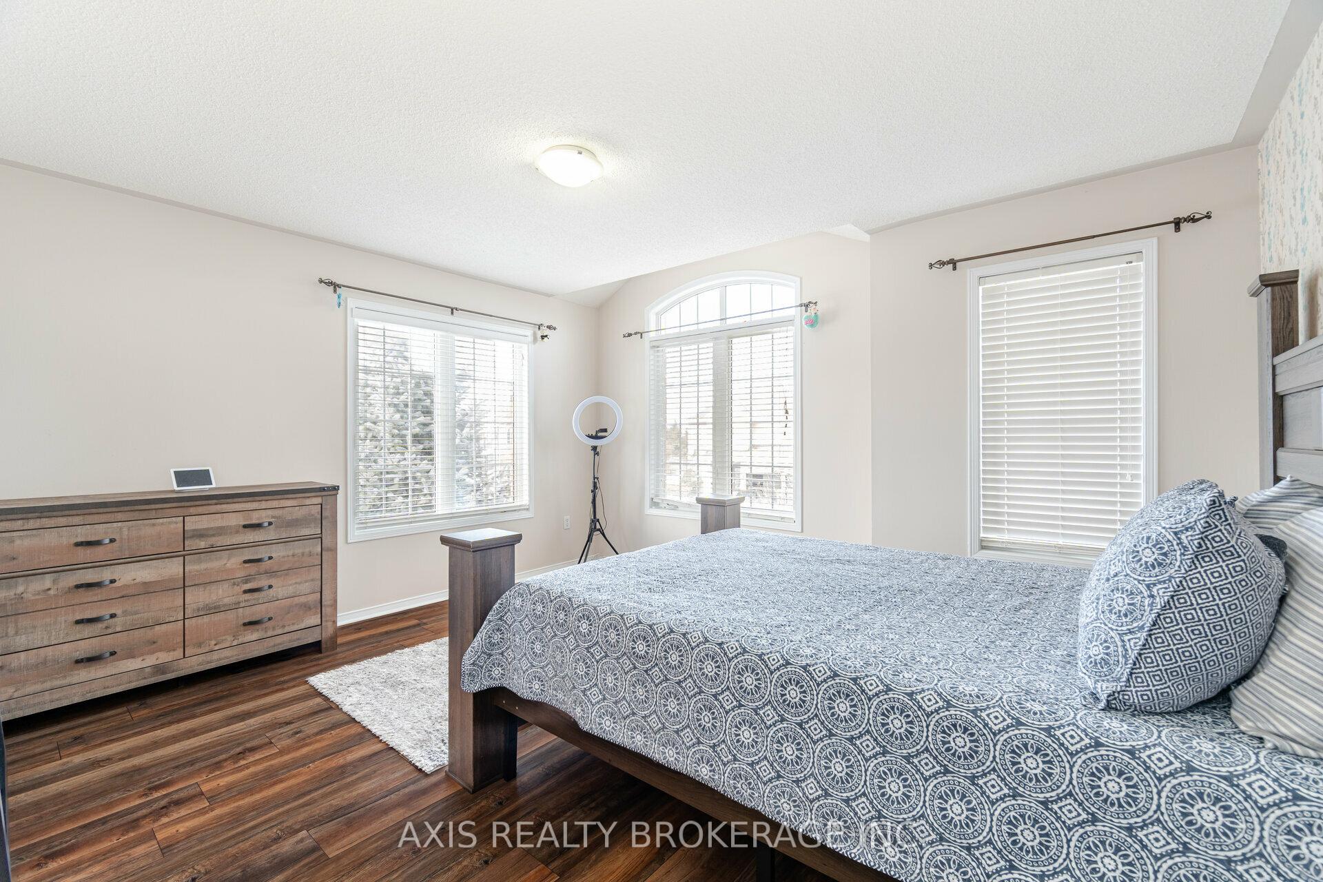 Photo 32 of 25 Laurentide Crescent, Brampton, Vales of Castlemore North — HOMEH