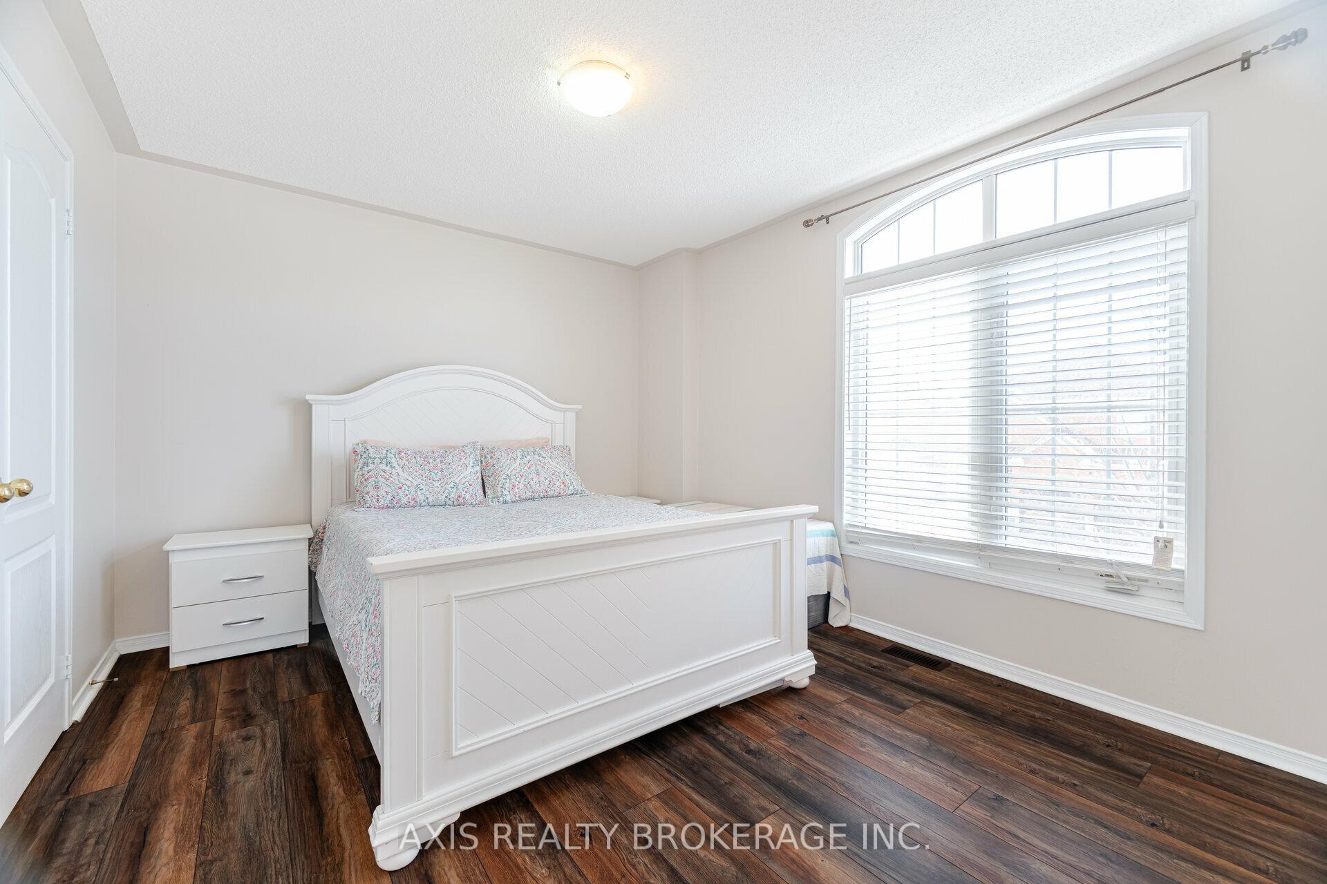 Photo 33 of 25 Laurentide Crescent, Brampton, Vales of Castlemore North — HOMEH
