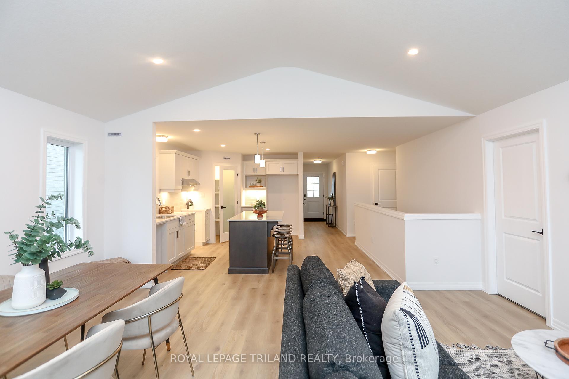 Photo 16 of 10 Silverleaf Path, St. Thomas — HOMEH