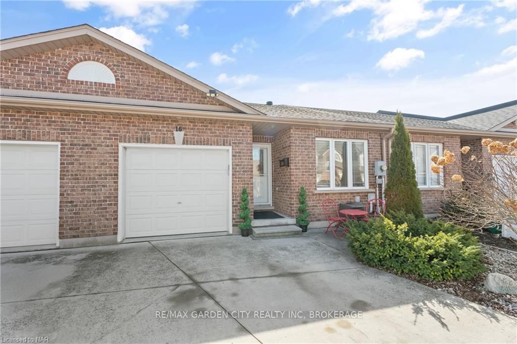 Photo 1 of 16 Bluegrass Crescent, St. Catharines, Oakdale — HOMEH