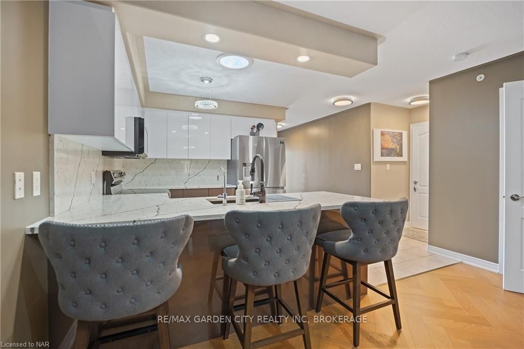 Photo 8 of 16 Bluegrass Crescent, St. Catharines, Oakdale — HOMEH
