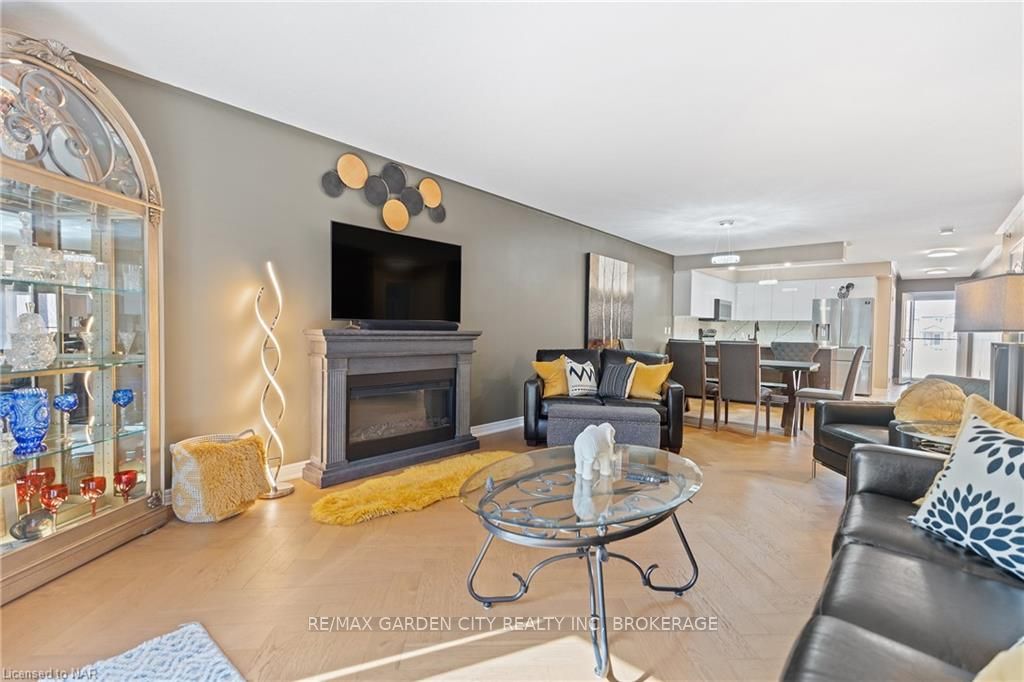 Photo 14 of 16 Bluegrass Crescent, St. Catharines, Oakdale — HOMEH