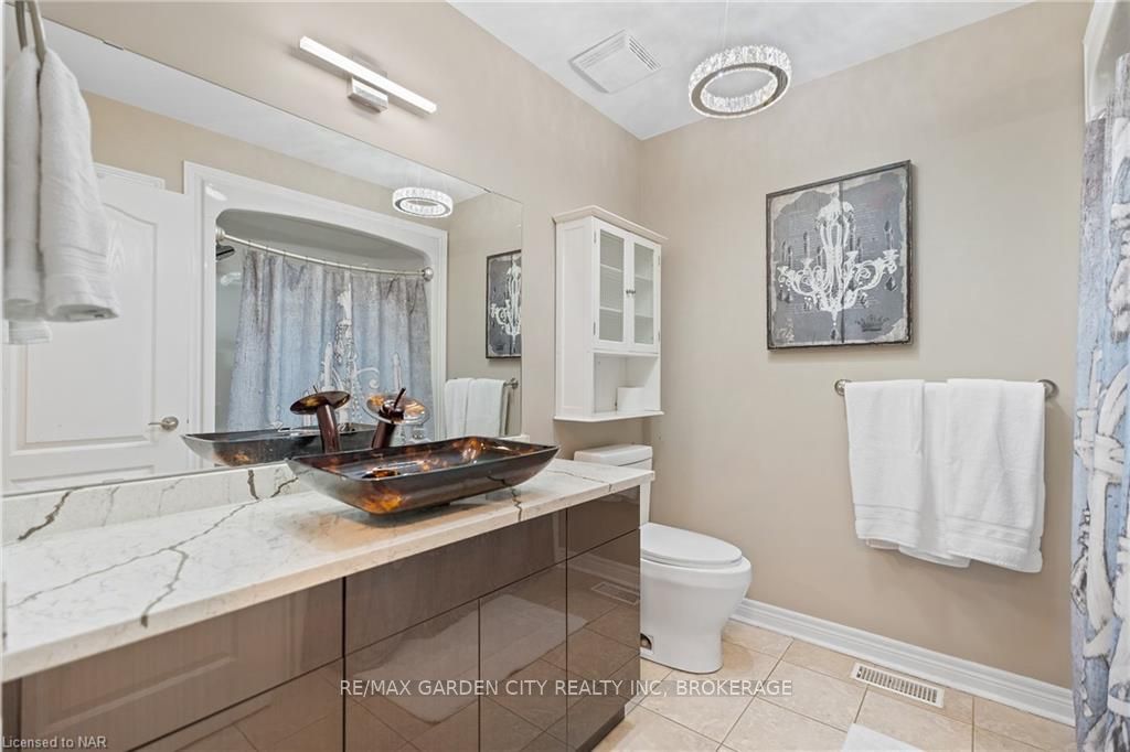 Photo 15 of 16 Bluegrass Crescent, St. Catharines, Oakdale — HOMEH