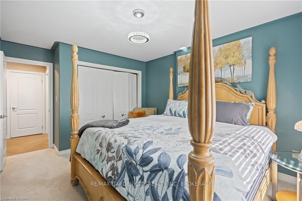 Photo 17 of 16 Bluegrass Crescent, St. Catharines, Oakdale — HOMEH