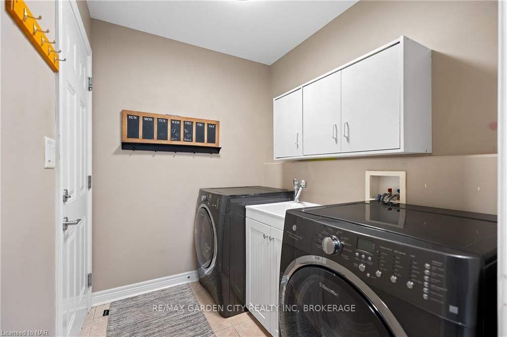 Photo 19 of 16 Bluegrass Crescent, St. Catharines, Oakdale — HOMEH