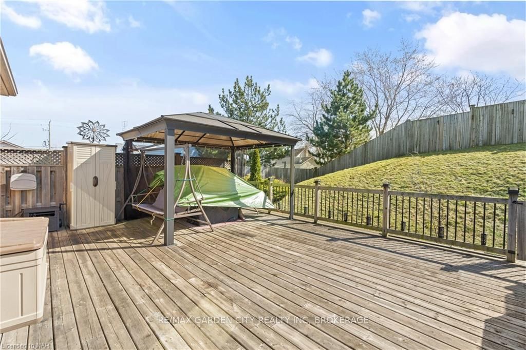 Photo 27 of 16 Bluegrass Crescent, St. Catharines, Oakdale — HOMEH