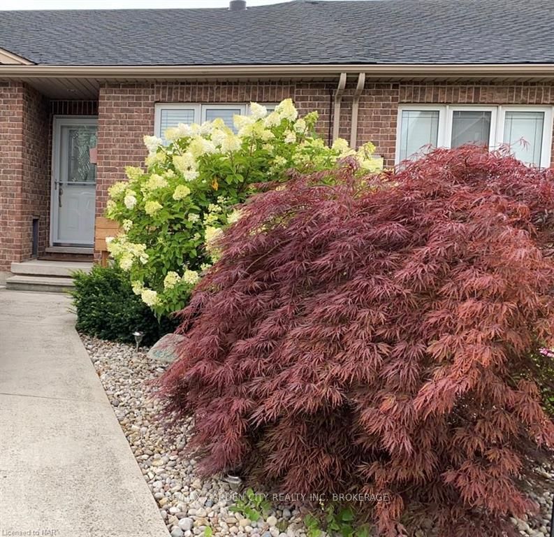 Photo 37 of 16 Bluegrass Crescent, St. Catharines, Oakdale — HOMEH