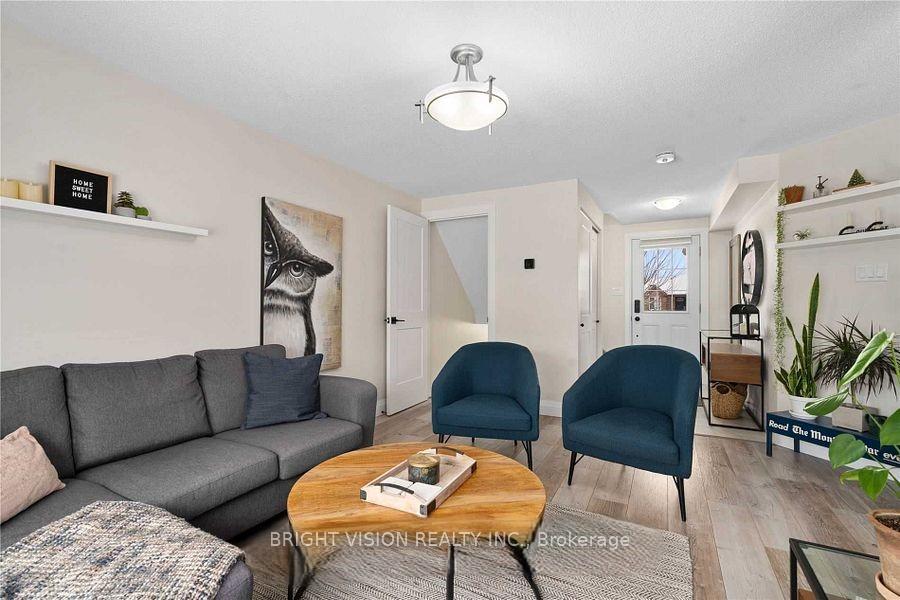 Photo 5 of 75 Larkin Drive, Barrie, 400 North — HOMEH