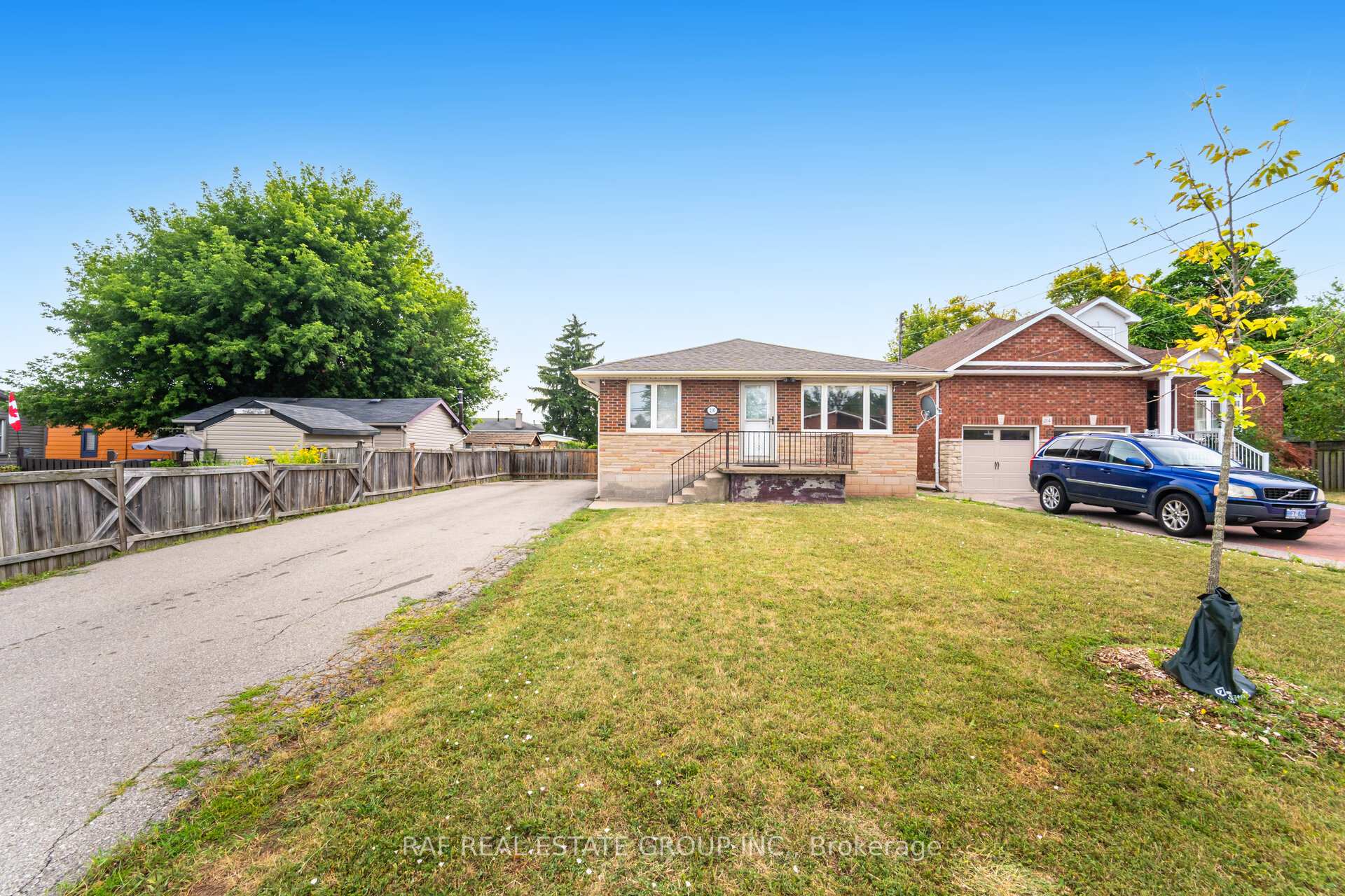 Photo 3 of 216 Millen Road, Hamilton, Stoney Creek — HOMEH