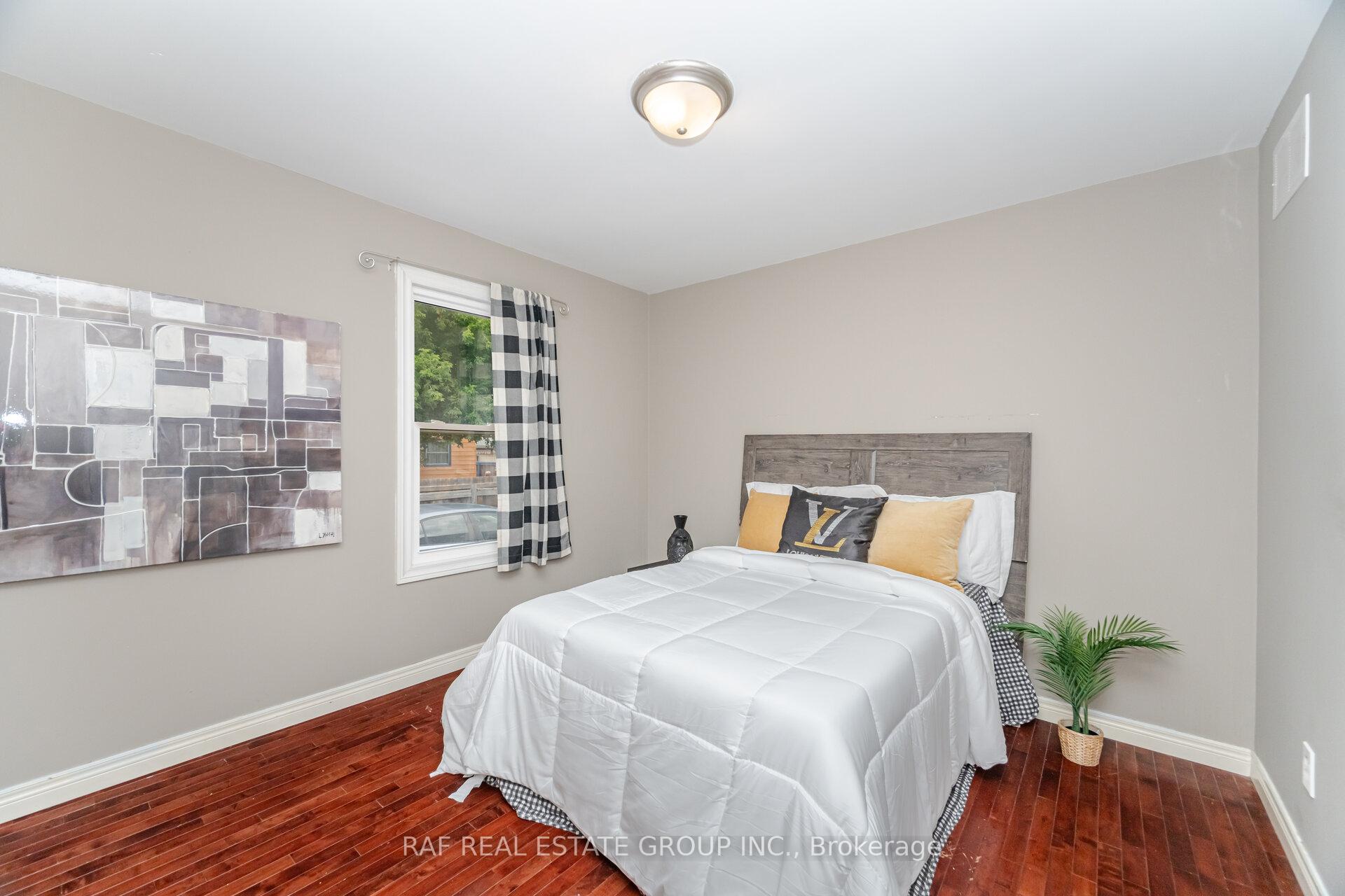 Photo 21 of 216 Millen Road, Hamilton, Stoney Creek — HOMEH