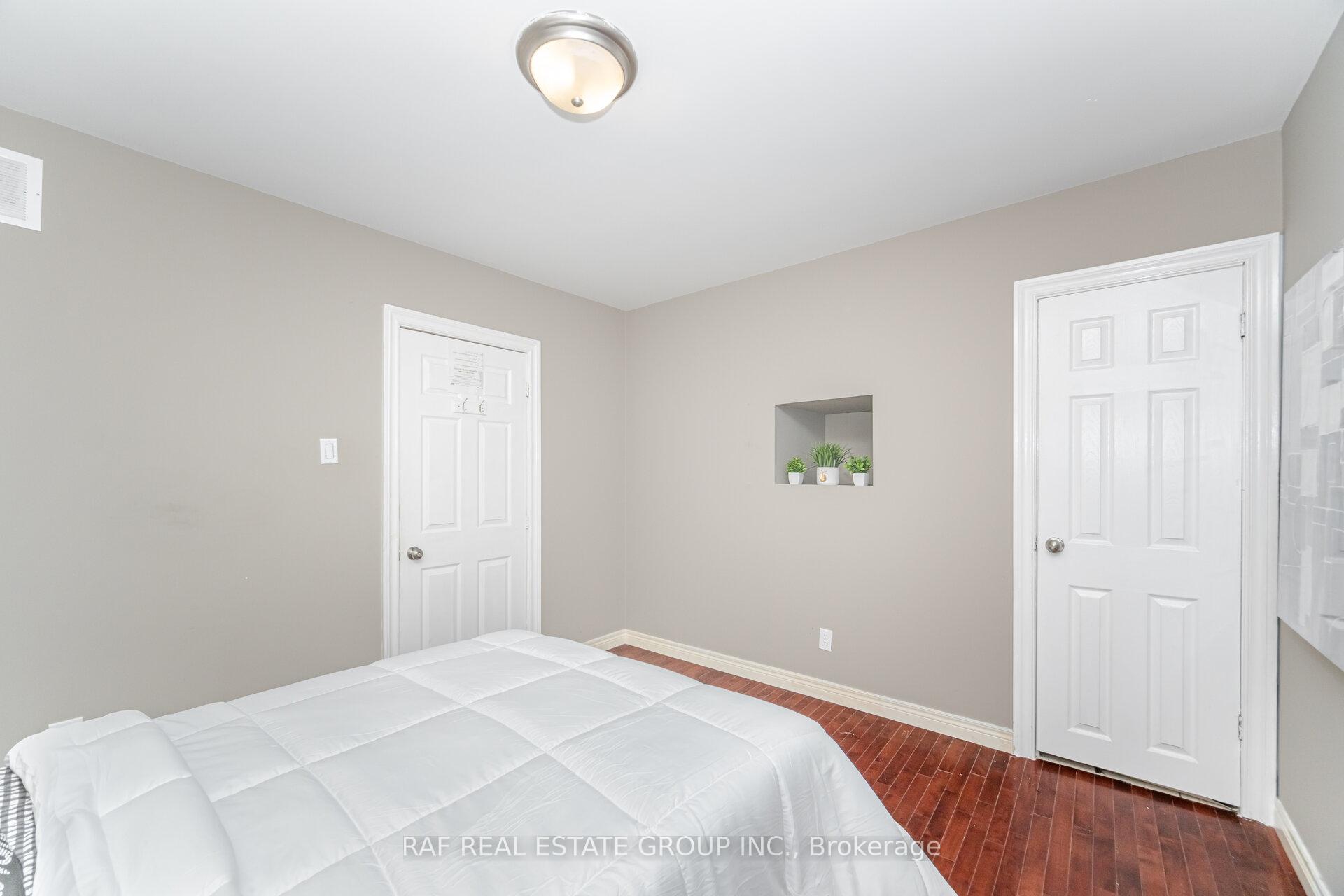 Photo 23 of 216 Millen Road, Hamilton, Stoney Creek — HOMEH