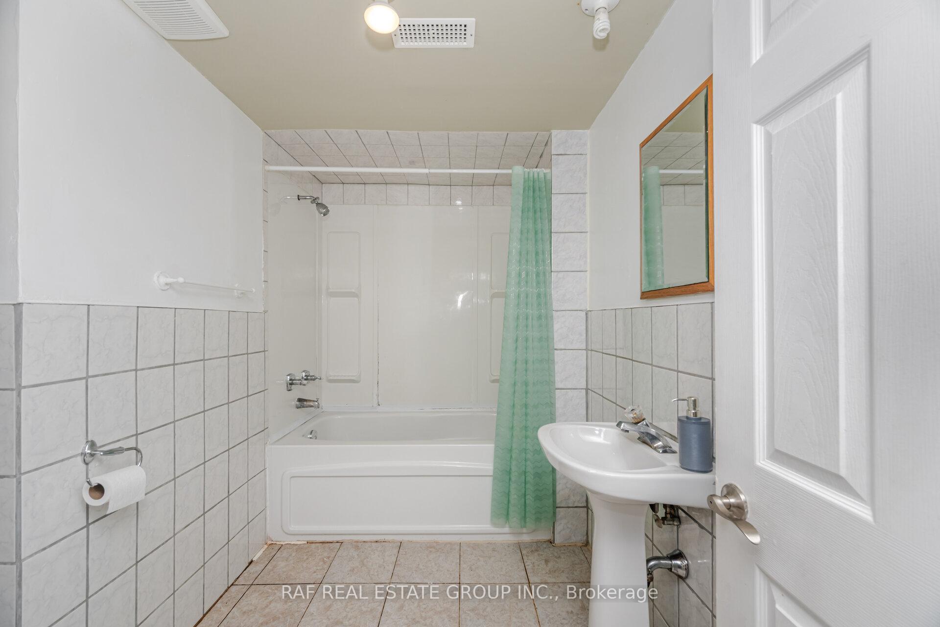 Photo 40 of 216 Millen Road, Hamilton, Stoney Creek — HOMEH