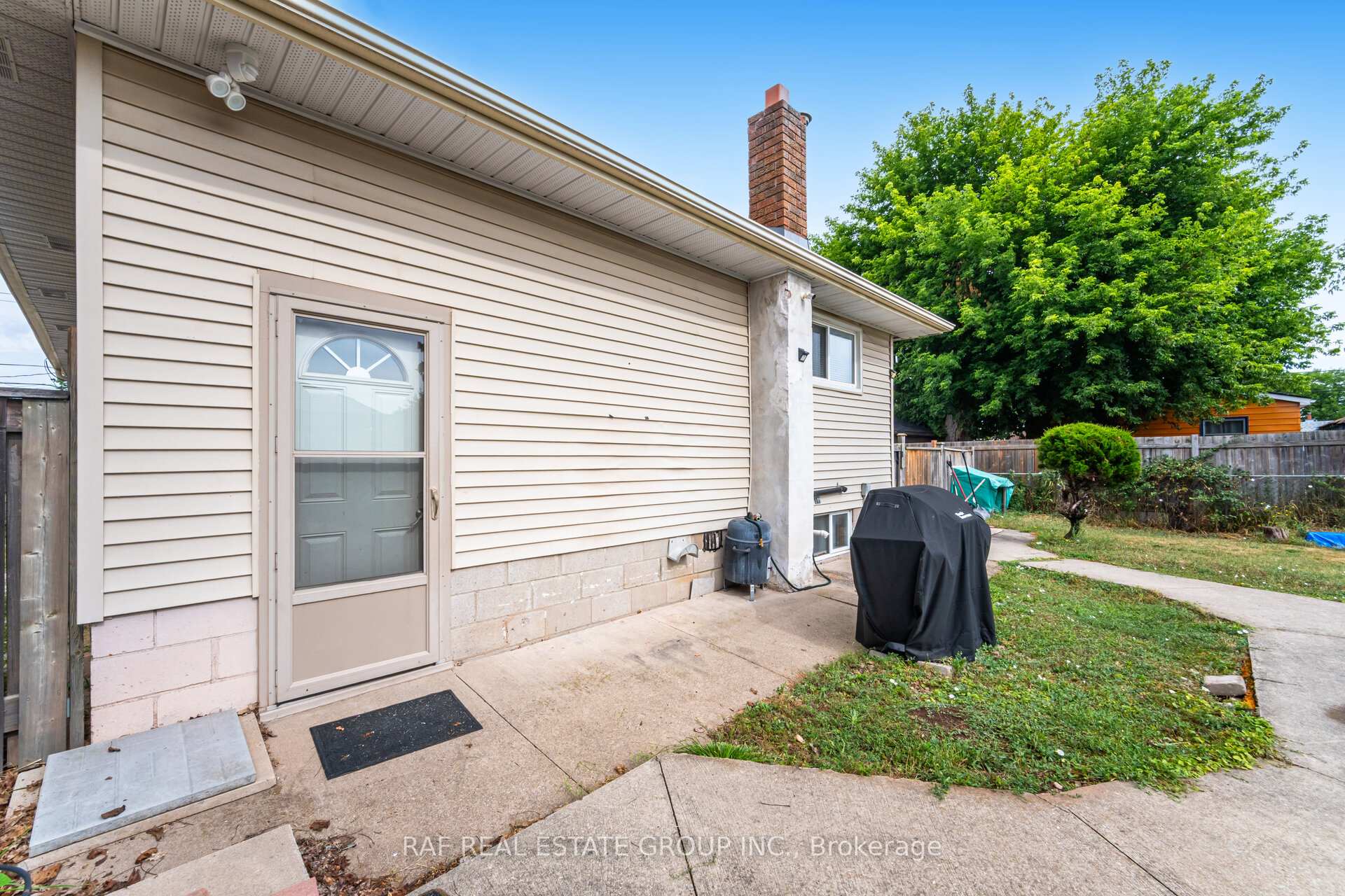 Photo 42 of 216 Millen Road, Hamilton, Stoney Creek — HOMEH