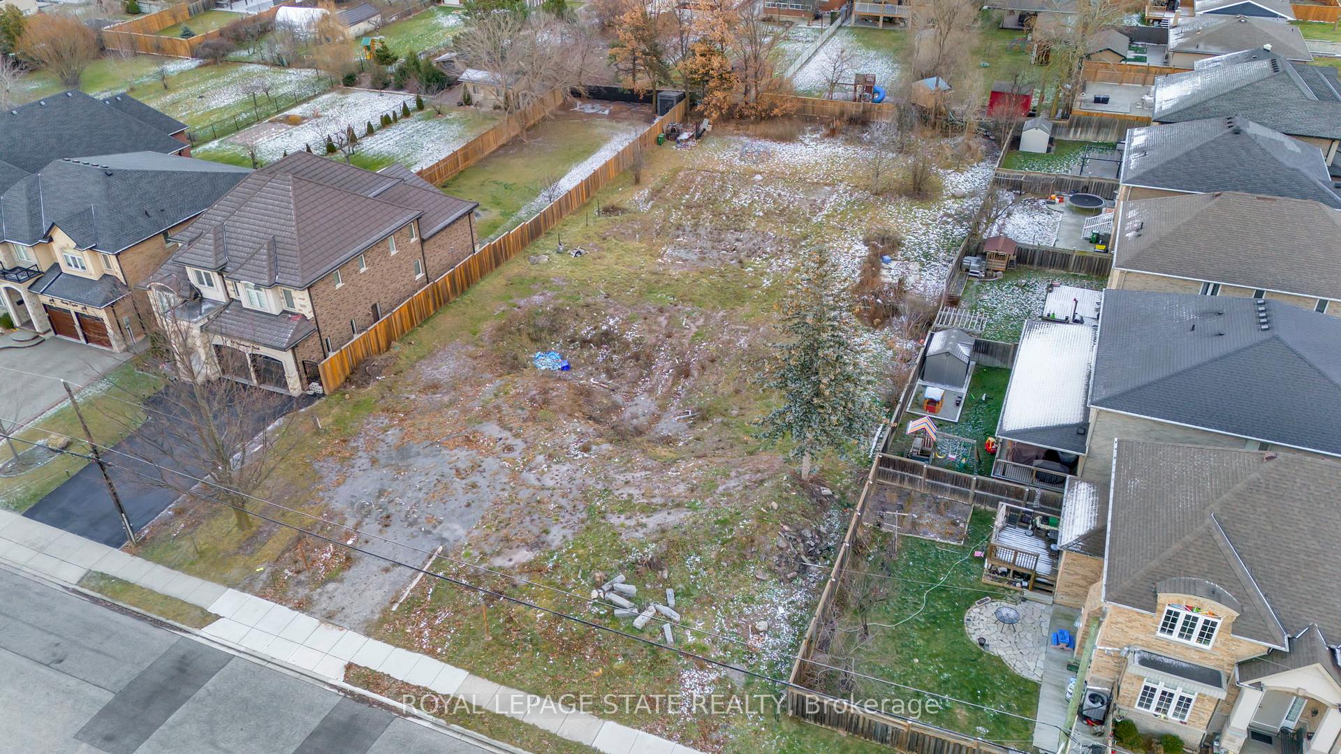 Photo 1 of 60 Deerhurst Road, Hamilton, Stoney Creek — HOMEH