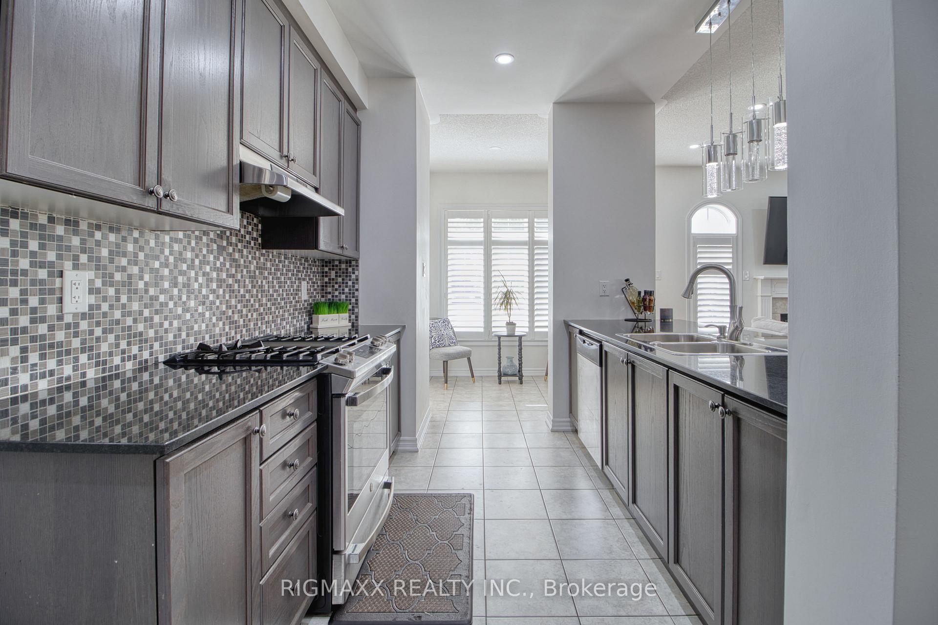 Photo 9 of 53 Lola Crescent, Brampton, Northwest Brampton — HOMEH
