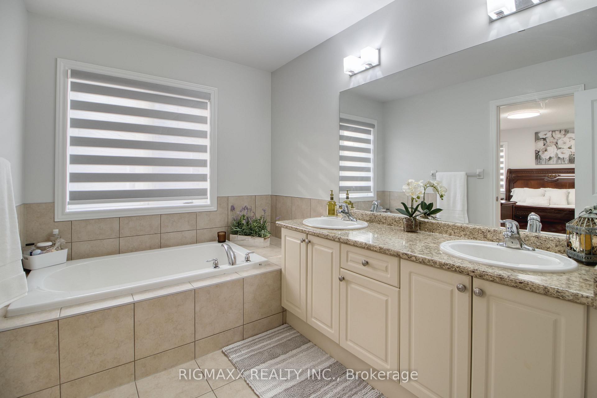 Photo 19 of 53 Lola Crescent, Brampton, Northwest Brampton — HOMEH