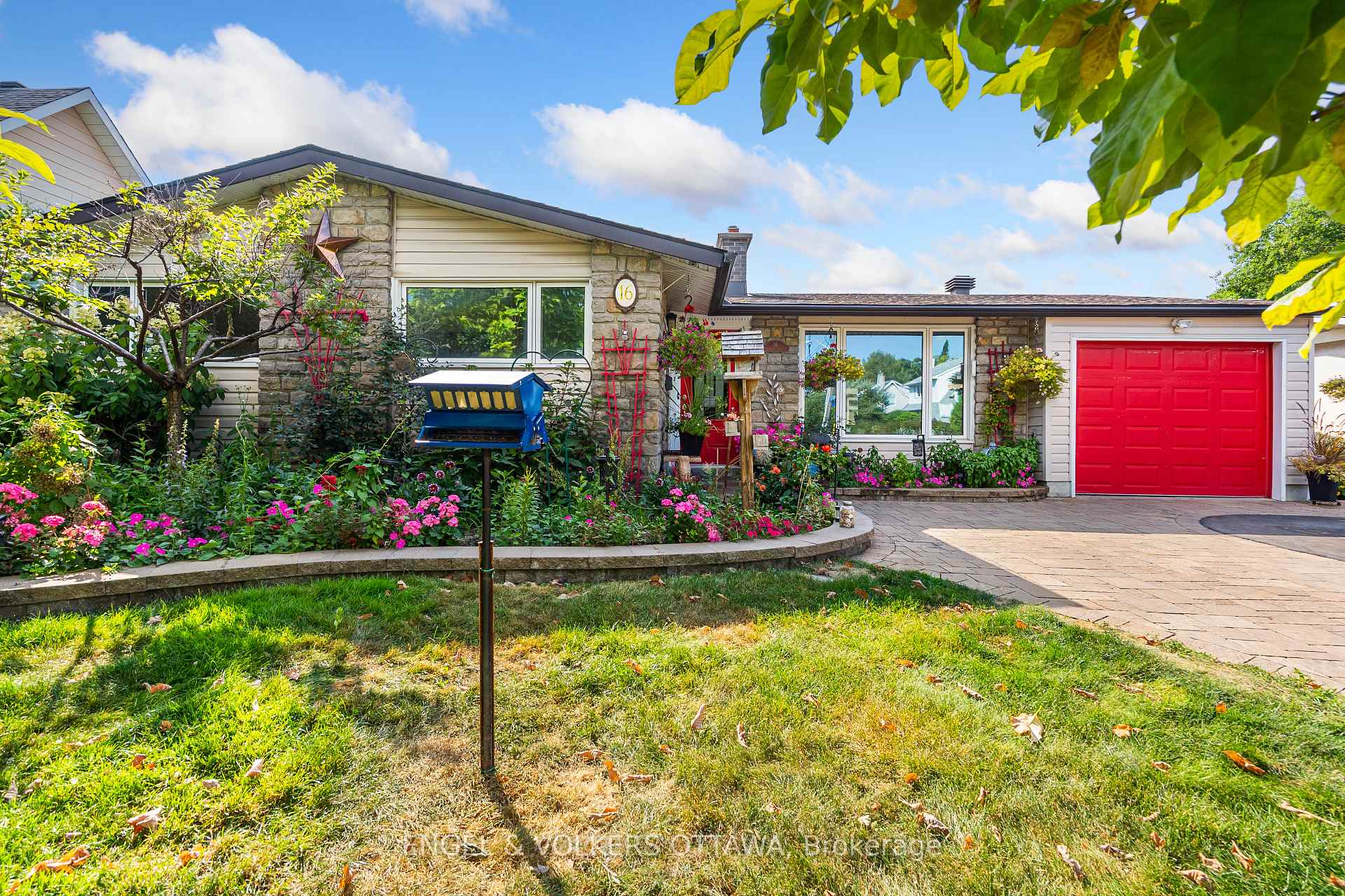 Photo 3 of 16 Benson Street, Ottawa, Borden Farm/Stewart Farm/Carleton Heights/Parkwood Hills — HOMEH