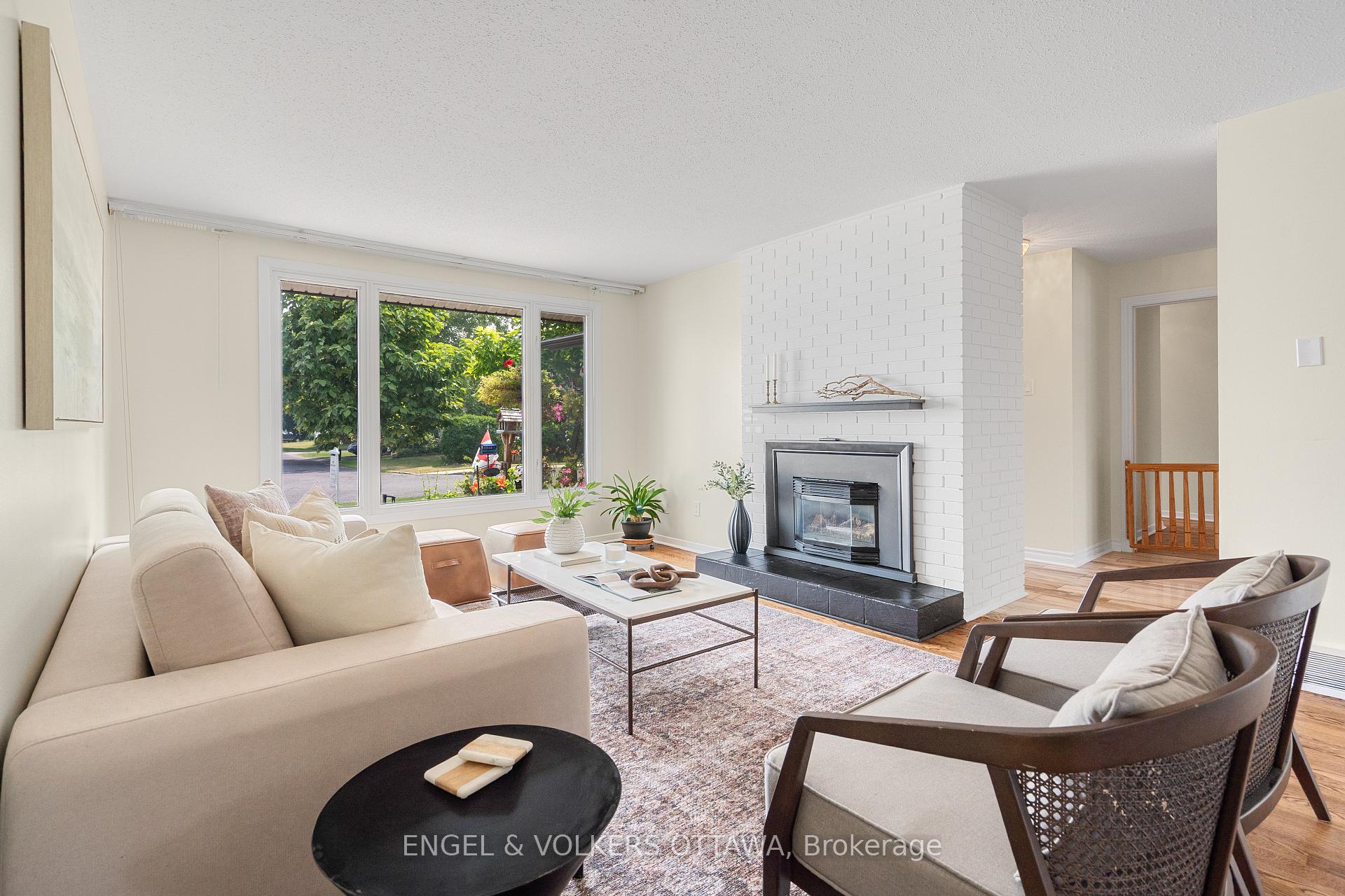 Photo 9 of 16 Benson Street, Ottawa, Borden Farm/Stewart Farm/Carleton Heights/Parkwood Hills — HOMEH