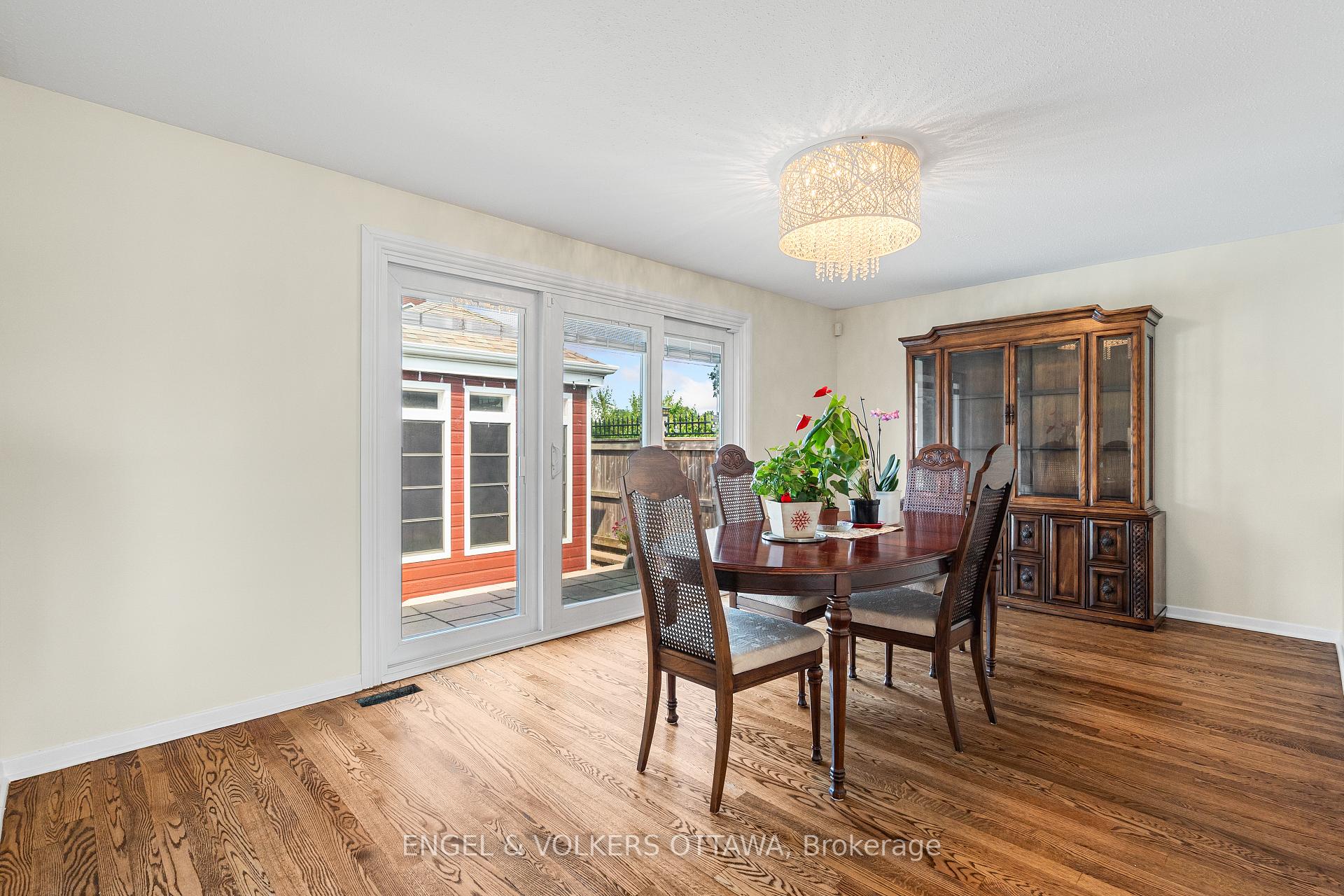 Photo 11 of 16 Benson Street, Ottawa, Borden Farm/Stewart Farm/Carleton Heights/Parkwood Hills — HOMEH