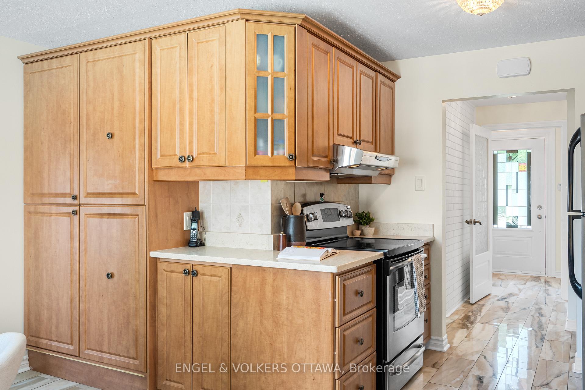 Photo 17 of 16 Benson Street, Ottawa, Borden Farm/Stewart Farm/Carleton Heights/Parkwood Hills — HOMEH