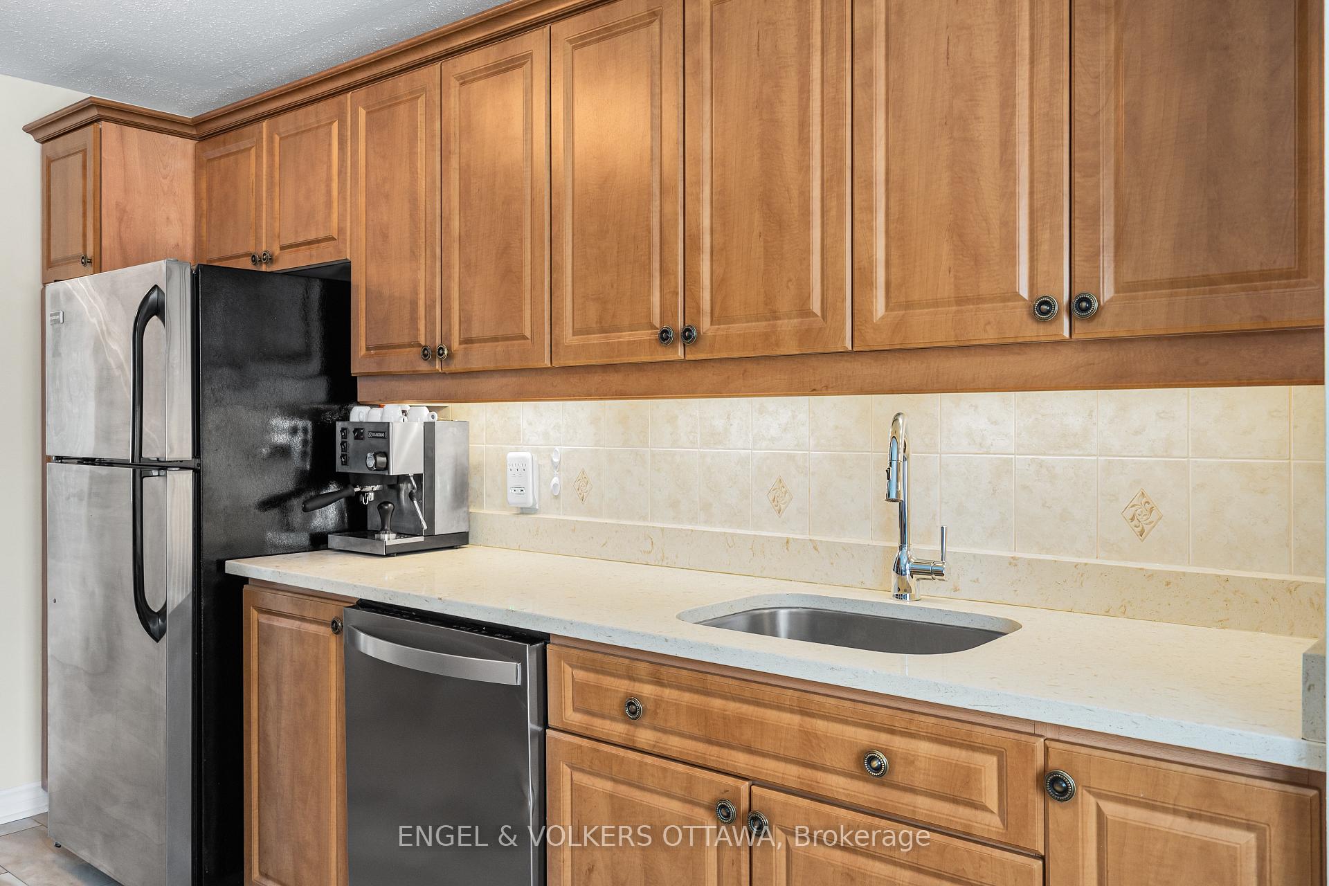 Photo 18 of 16 Benson Street, Ottawa, Borden Farm/Stewart Farm/Carleton Heights/Parkwood Hills — HOMEH