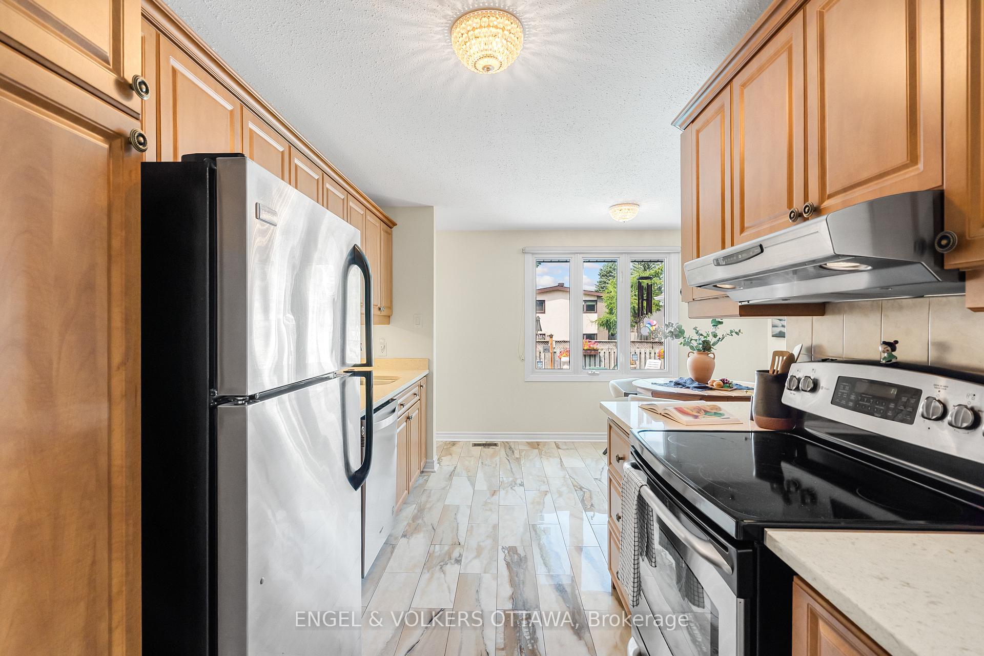 Photo 19 of 16 Benson Street, Ottawa, Borden Farm/Stewart Farm/Carleton Heights/Parkwood Hills — HOMEH