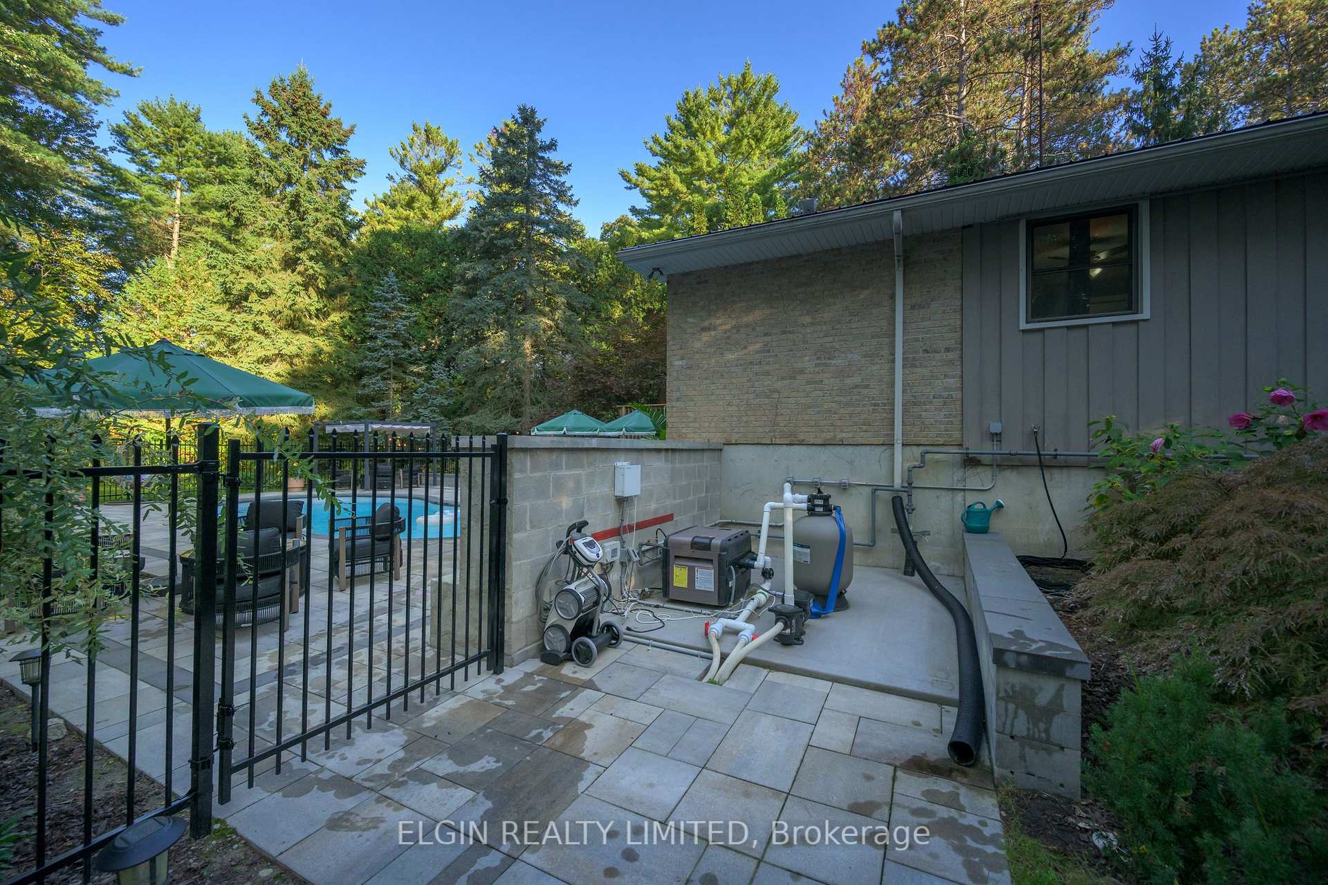 Photo 7 of 8031 Rogers Road, Malahide, Rural Malahide — HOMEH