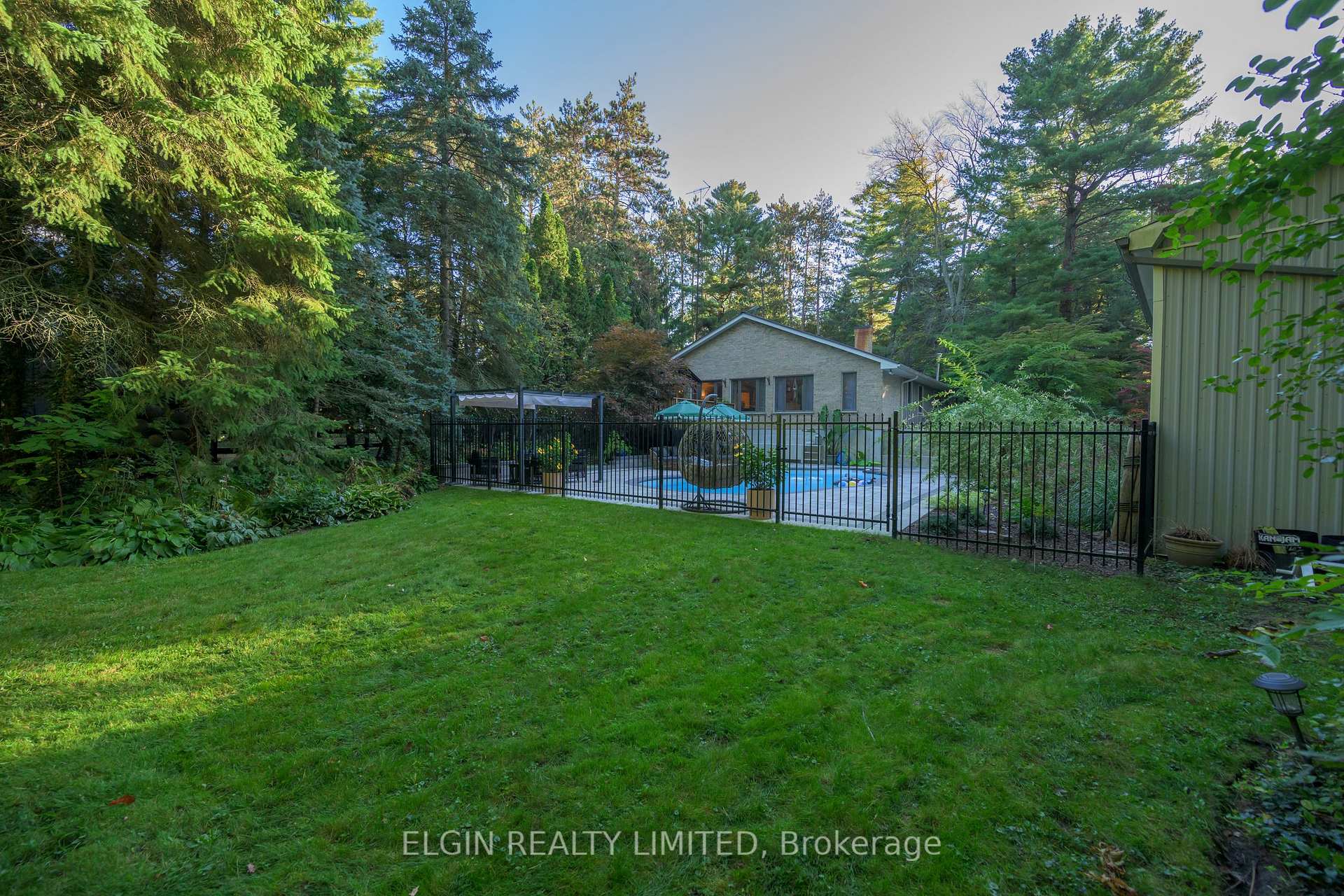 Photo 15 of 8031 Rogers Road, Malahide, Rural Malahide — HOMEH