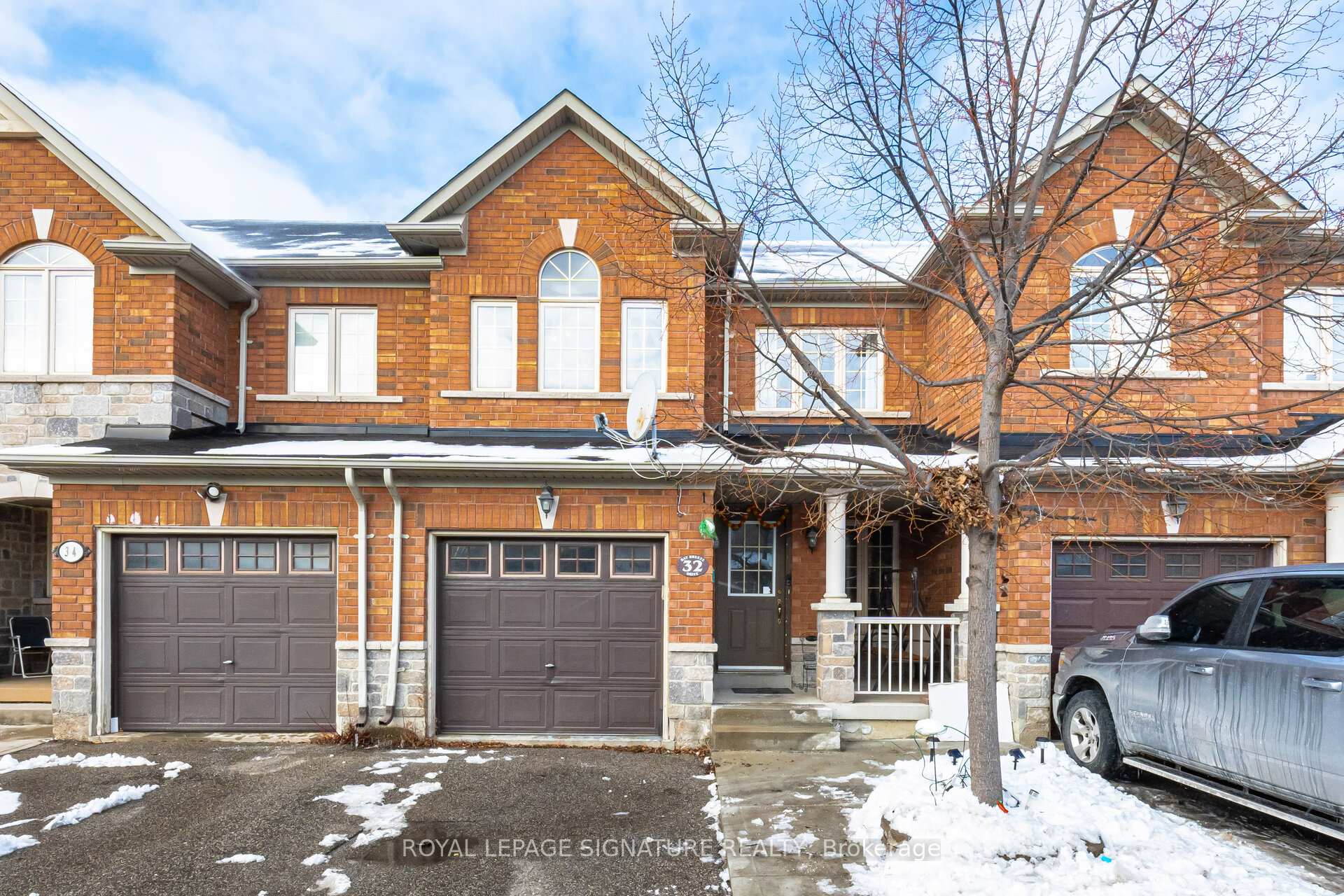Front of 32 Bay Breeze Drive