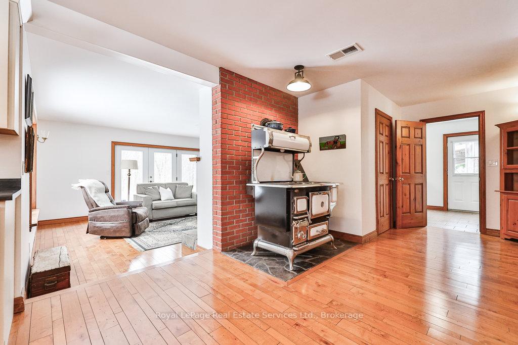 Photo 16 of 186 Inksetter Road, Hamilton, Rural Flamborough — HOMEH