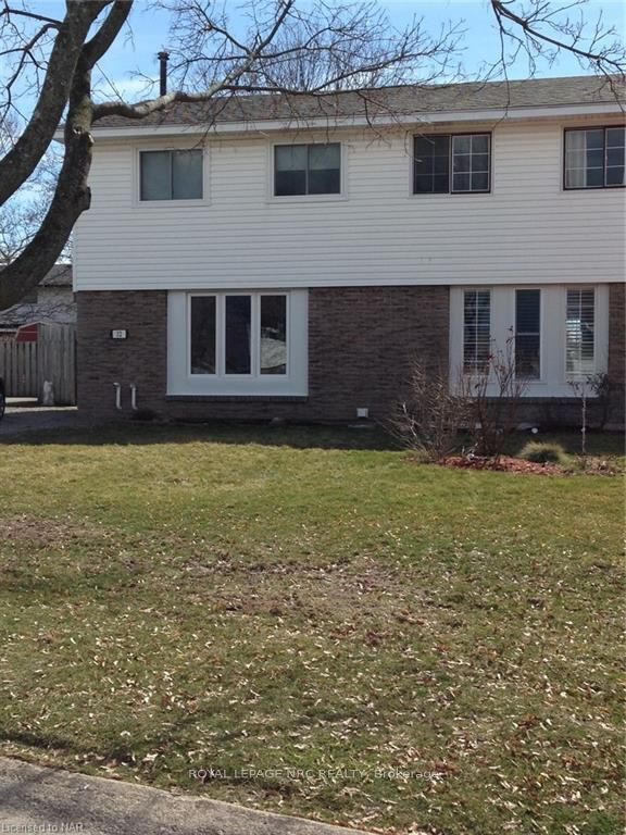 Front of 32 Dianne Drive