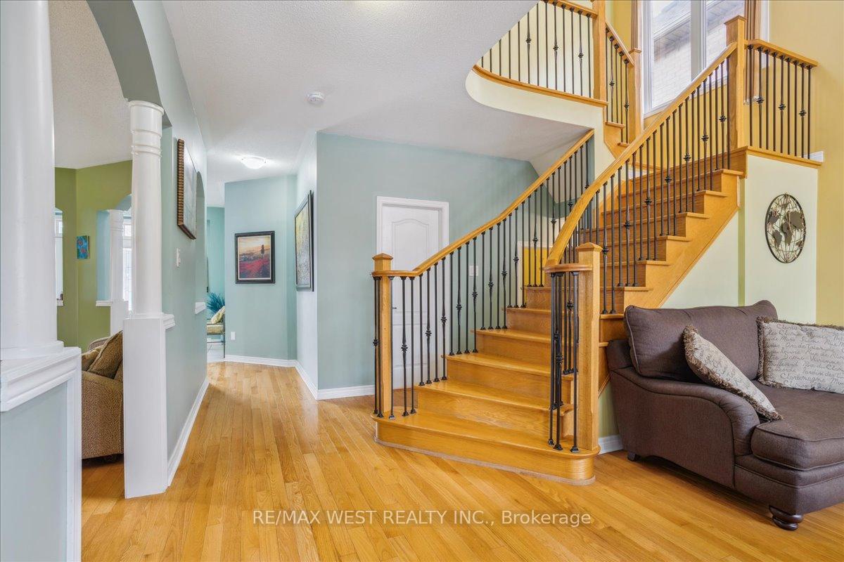 Photo 4 of 55 Scotchmere Crescent, Brampton, Bram East — HOMEH