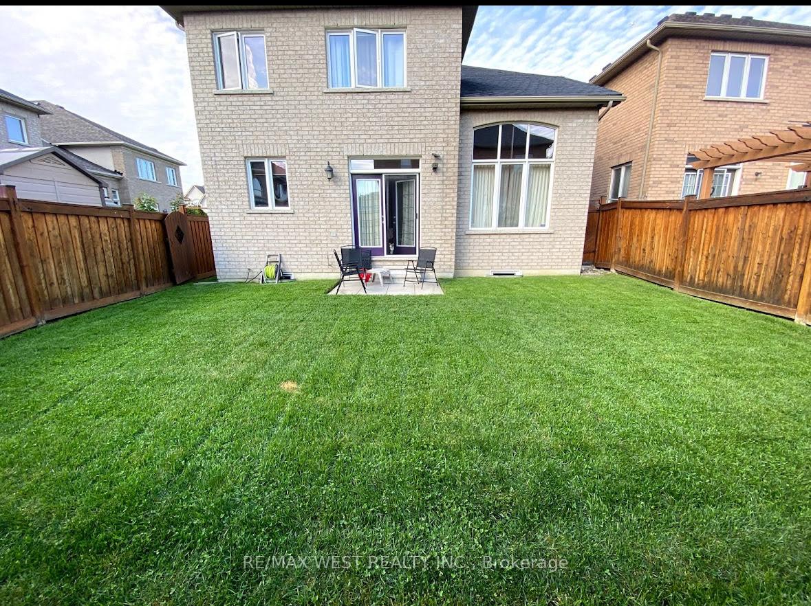 Photo 18 of 55 Scotchmere Crescent, Brampton, Bram East — HOMEH