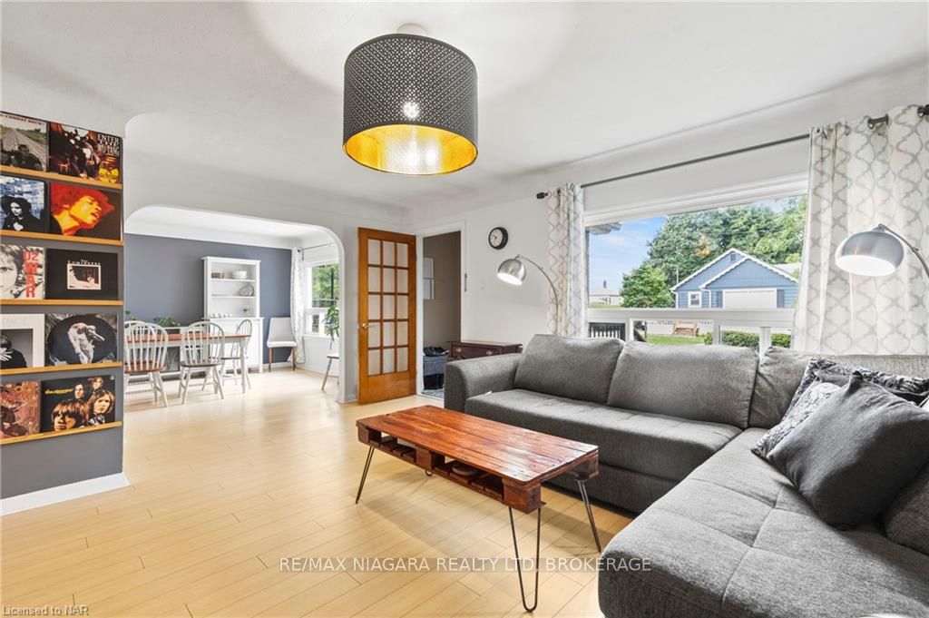 Photo 4 of 74 Marmora Street, St. Catharines, E. Chester — HOMEH