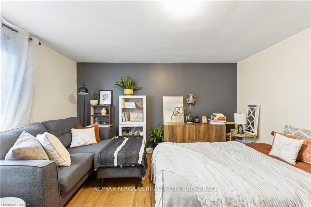 Photo 18 of 74 Marmora Street, St. Catharines, E. Chester — HOMEH