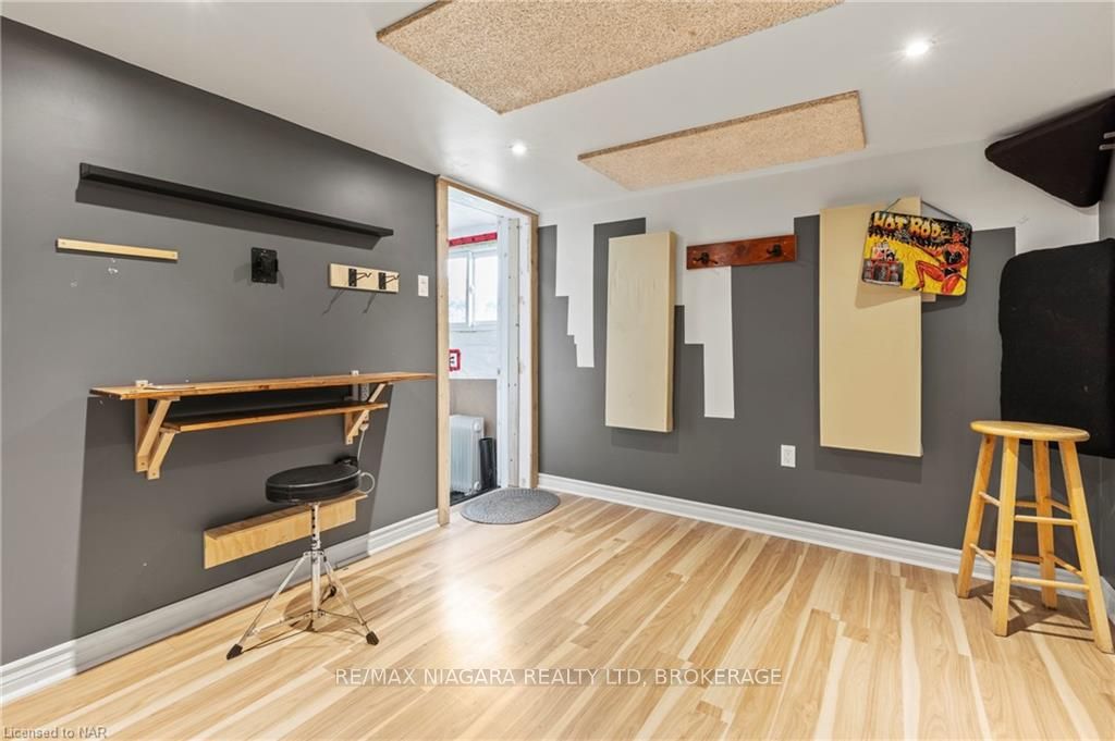 Photo 36 of 74 Marmora Street, St. Catharines, E. Chester — HOMEH