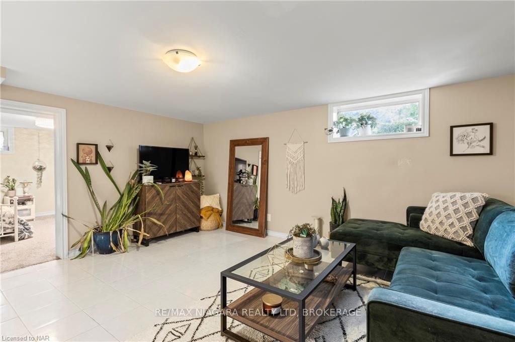Photo 20 of 74 Marmora Street, St. Catharines, E. Chester — HOMEH