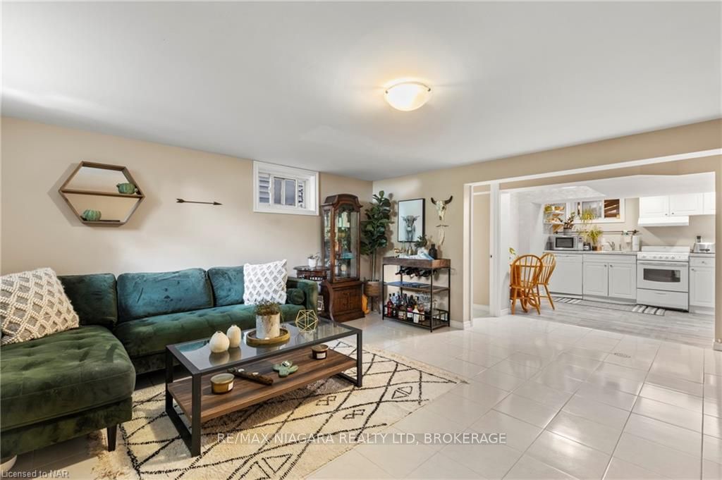 Photo 26 of 74 Marmora Street, St. Catharines, E. Chester — HOMEH