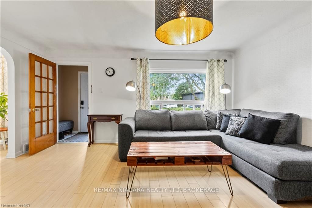 Photo 6 of 74 Marmora Street, St. Catharines, E. Chester — HOMEH