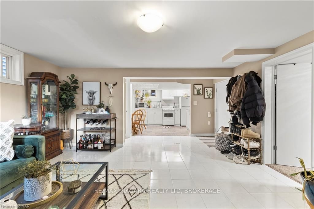 Photo 21 of 74 Marmora Street, St. Catharines, E. Chester — HOMEH