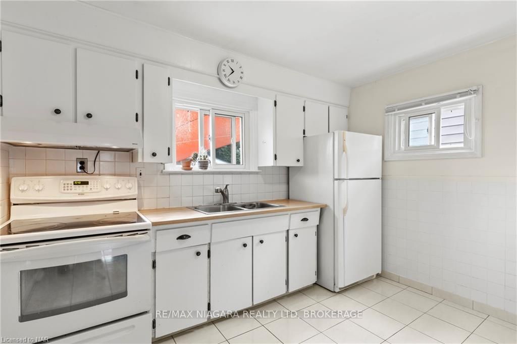 Photo 13 of 74 Marmora Street, St. Catharines, E. Chester — HOMEH