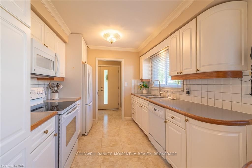 Photo 12 of 90 Jefferson Drive, St. Catharines, Lakeport — HOMEH