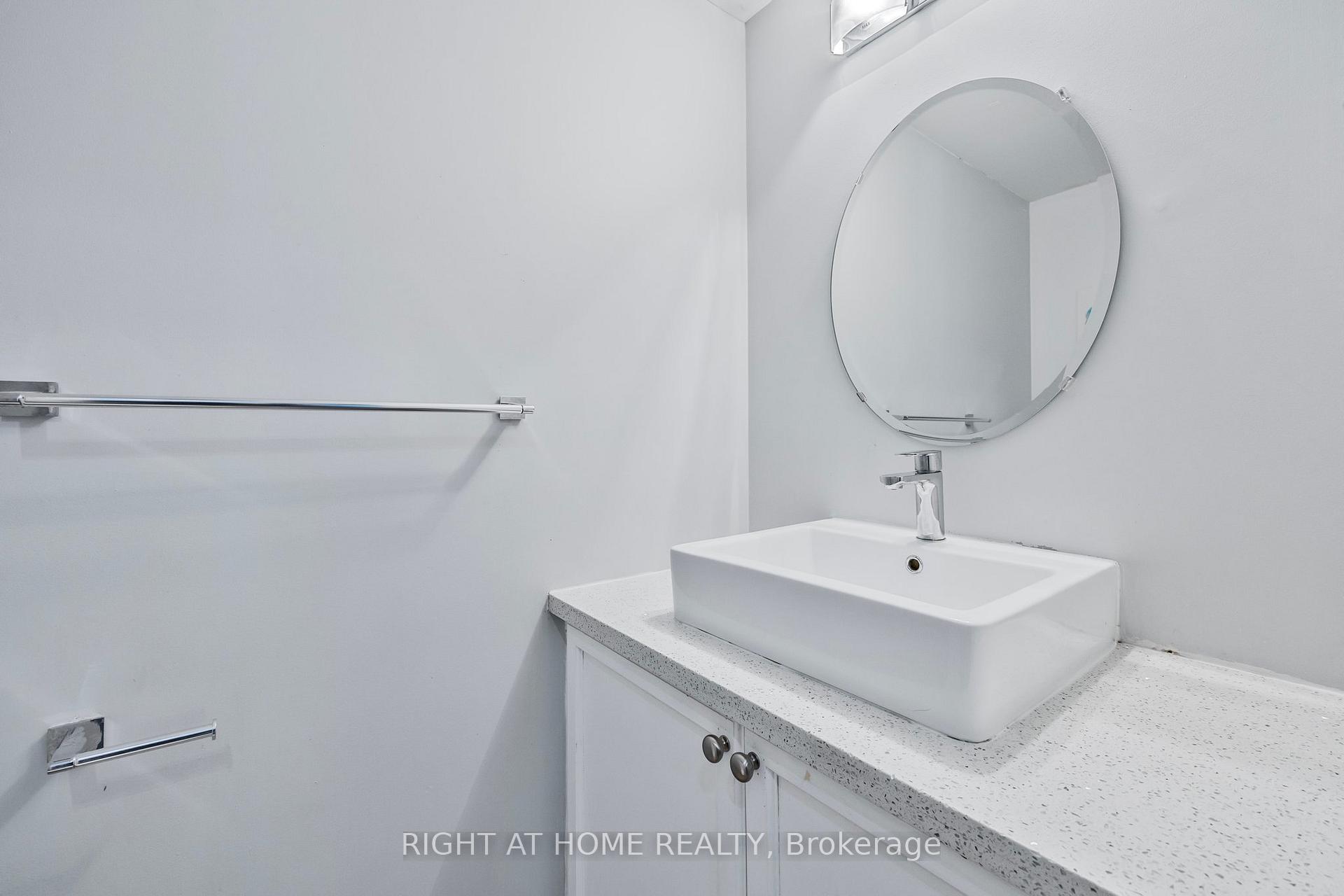 Photo 7 of 16 Prince Edward Place, Barrie, Innis-Shore — HOMEH