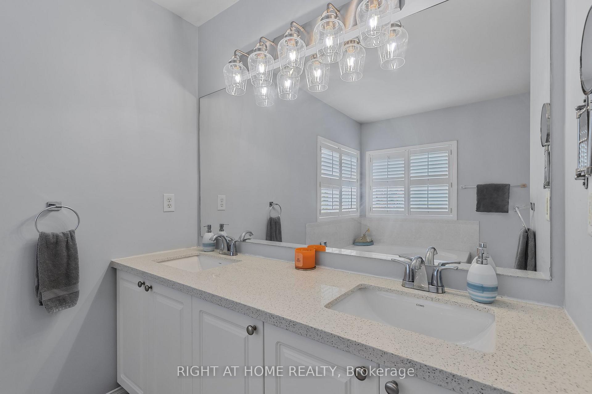 Photo 20 of 16 Prince Edward Place, Barrie, Innis-Shore — HOMEH