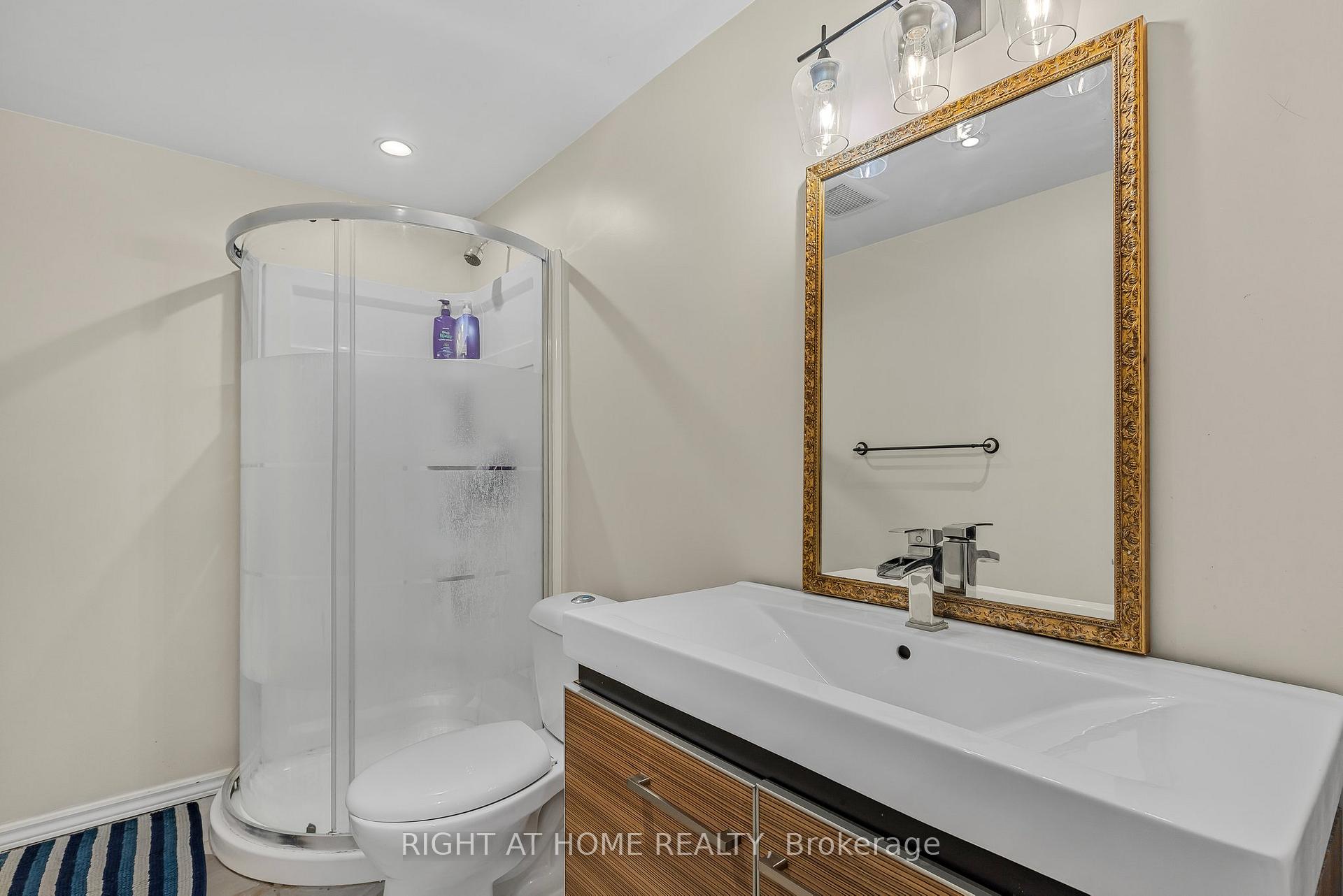 Photo 26 of 16 Prince Edward Place, Barrie, Innis-Shore — HOMEH