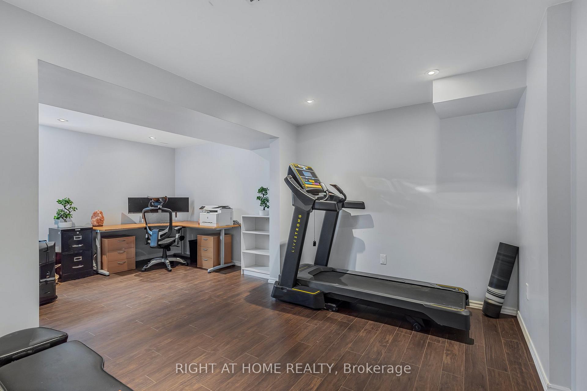 Photo 27 of 16 Prince Edward Place, Barrie, Innis-Shore — HOMEH
