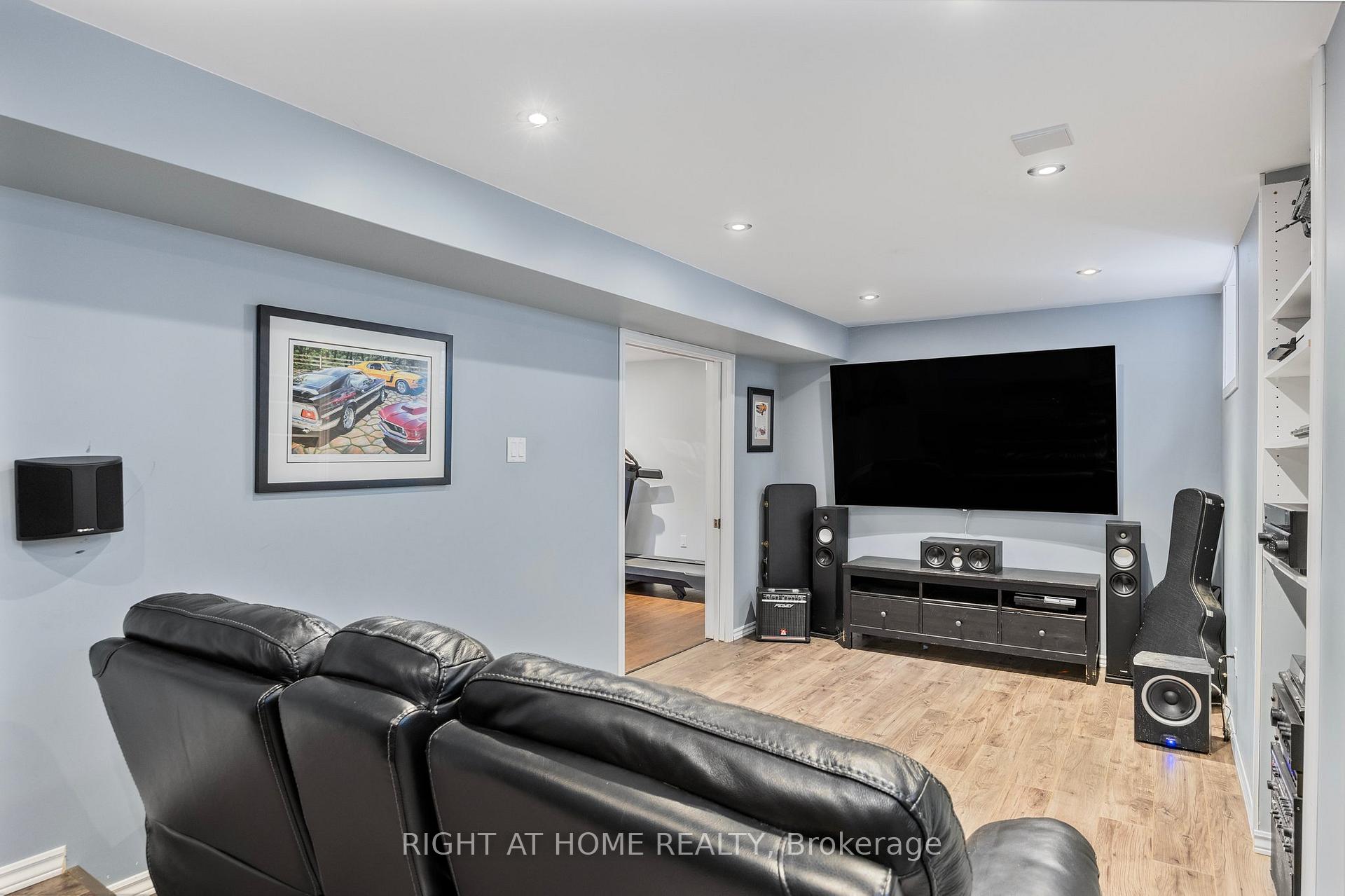 Photo 30 of 16 Prince Edward Place, Barrie, Innis-Shore — HOMEH